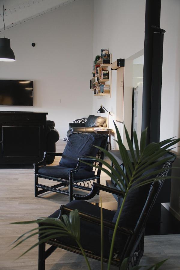 Hugo & Carters Backpackers & Motel Tauranga Exterior foto The interior of a typical apartment